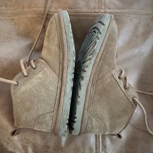 UGG Women's Neumel Fashion Boot - Chestnut. Women’s 7. EU 38